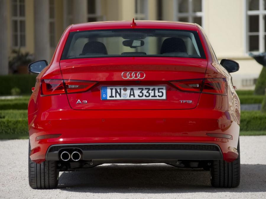  Audi A3 Sedan 1.8 T S-Line (8V) 2013 года  (WW) (фото 11 из 16)